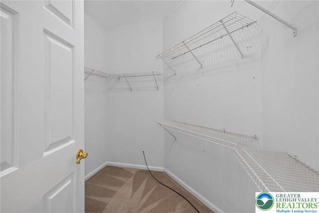 4690 Blue Grass Lane, Lower Macungie Twp, PA 18062