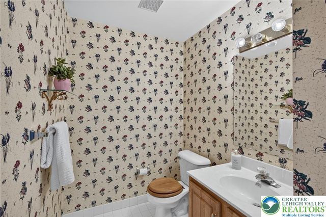 4690 Blue Grass Lane, Lower Macungie Twp, PA 18062