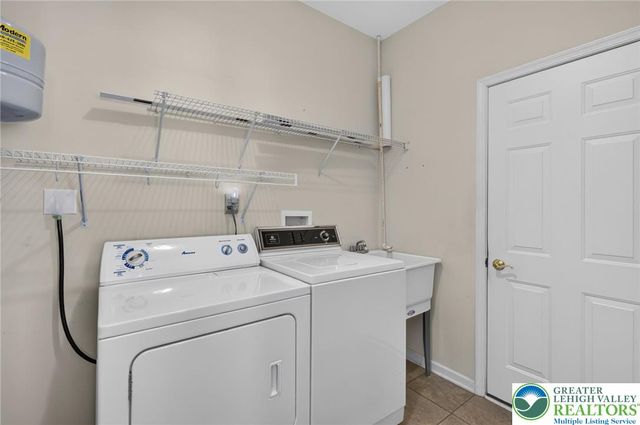 4690 Blue Grass Lane, Lower Macungie Twp, PA 18062