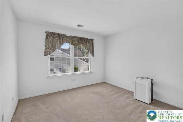 4690 Blue Grass Lane, Lower Macungie Twp, PA 18062