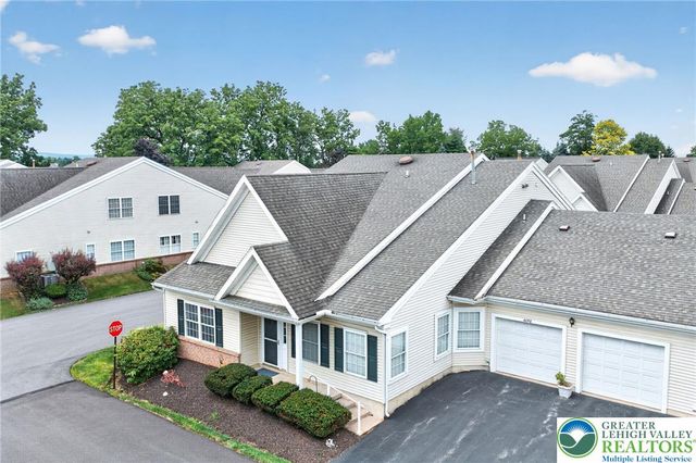 4690 Blue Grass Lane, Lower Macungie Twp, PA 18062