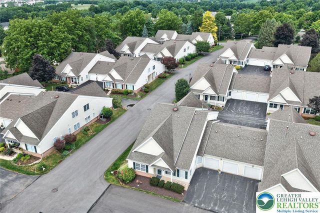 4690 Blue Grass Lane, Lower Macungie Twp, PA 18062