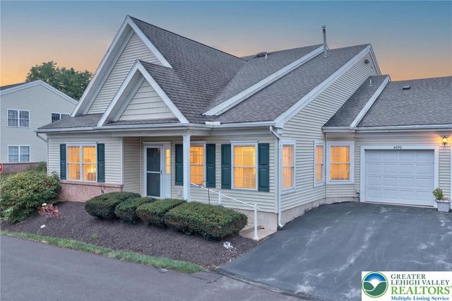 4690 Blue Grass Lane, Lower Macungie Twp, PA 18062