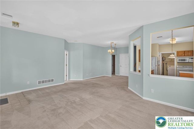 4690 Blue Grass Lane, Lower Macungie Twp, PA 18062