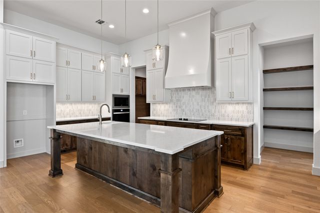 708 Burr Oak Lane, Weatherford, TX 76085