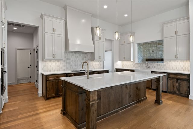 708 Burr Oak Lane, Weatherford, TX 76085