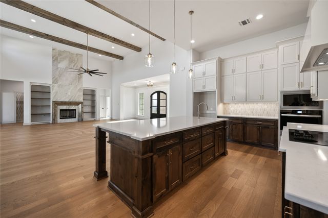 708 Burr Oak Lane, Weatherford, TX 76085