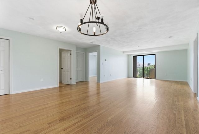 39 Parlin St 404, Everett, MA 02149