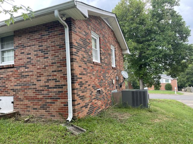 2817 Galesburg Dr, Nashville, TN 37217