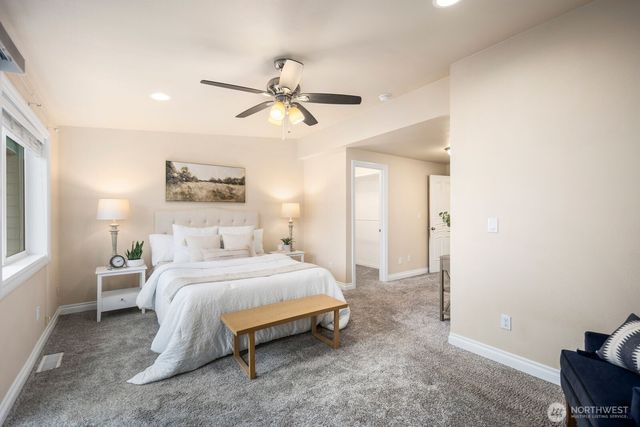 27525 12th Place S, Des Moines, WA 98198