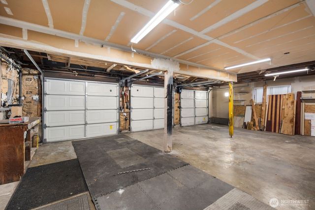 27525 12th Place S, Des Moines, WA 98198