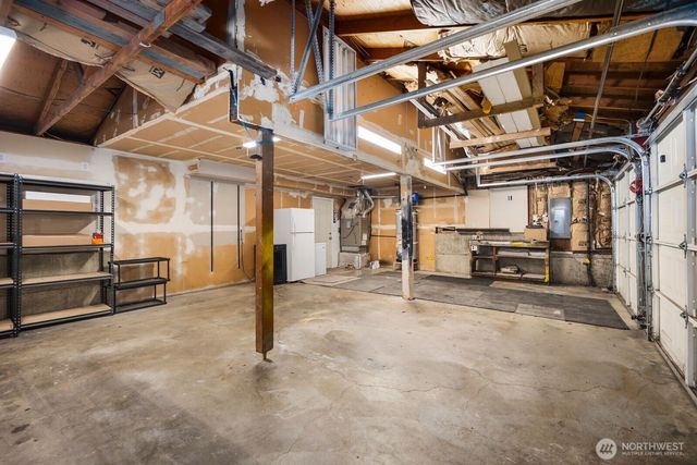 27525 12th Place S, Des Moines, WA 98198