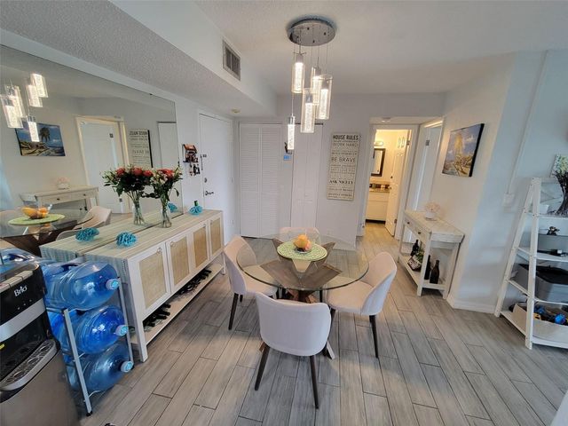 2901 26TH STREET W 601, Bradenton, FL 34205