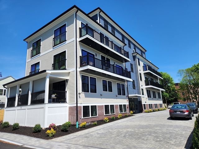 16 Foster Ct 1A, Medford, MA 02155