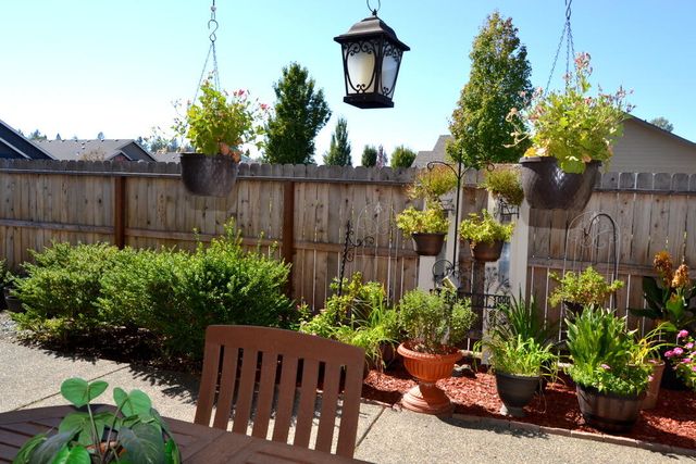1694 Nunnwood Lane, Grants Pass, OR 97527
