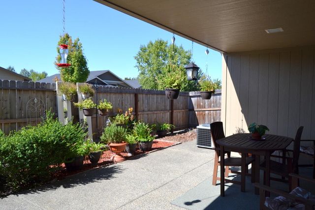 1694 Nunnwood Lane, Grants Pass, OR 97527