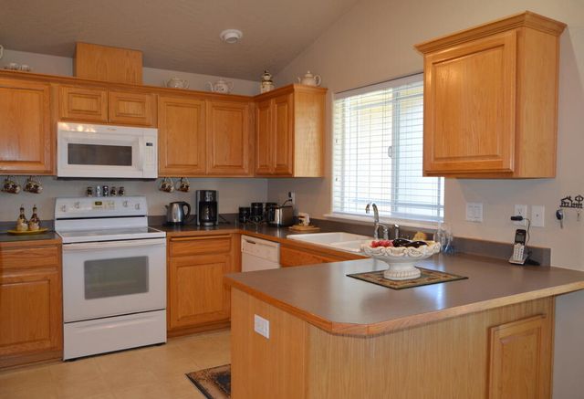 1694 Nunnwood Lane, Grants Pass, OR 97527