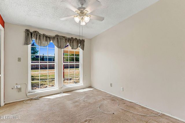 8404 MINEOLA Drive, El Paso, TX 79925