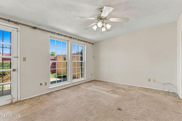 8404 MINEOLA Drive, El Paso, TX 79925