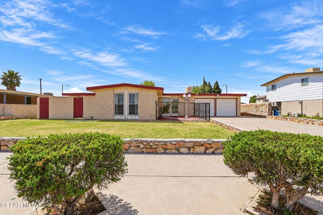 8404 MINEOLA Drive, El Paso, TX 79925