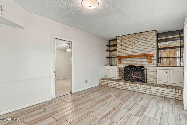 8404 MINEOLA Drive, El Paso, TX 79925