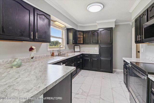 1661 W Cutler Road, Dewitt, MI 48820