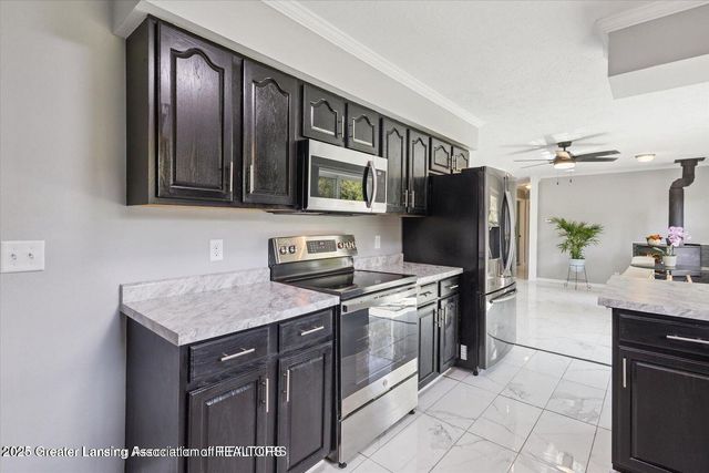 1661 W Cutler Road, Dewitt, MI 48820