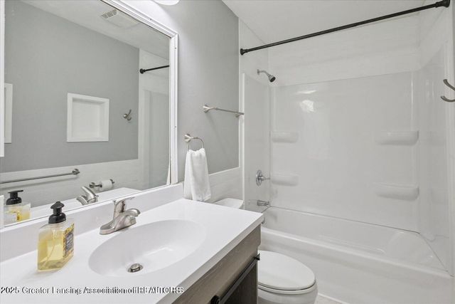 1661 W Cutler Road, Dewitt, MI 48820