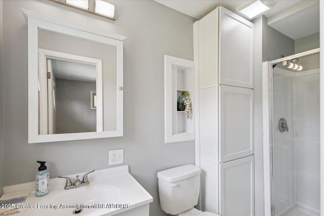 1661 W Cutler Road, Dewitt, MI 48820