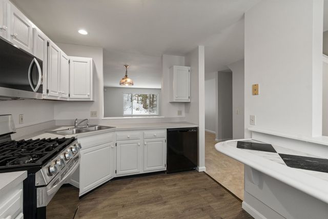 31 Steeplebush Road, Essex, VT 05452