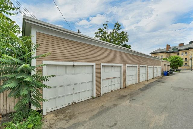 66 Ash Street, Manchester, NH 03104
