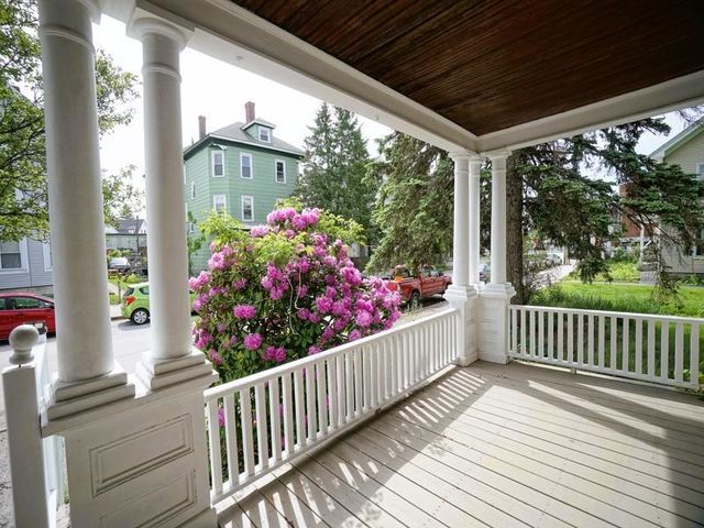 66 Ash Street, Manchester, NH 03104