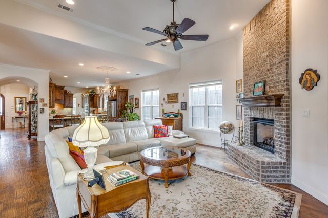 3318 W 5th Street, Fort Worth, TX 76107