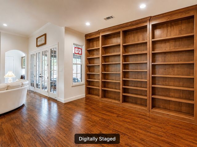 3318 W 5th Street, Fort Worth, TX 76107