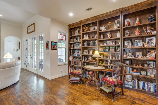3318 W 5th Street, Fort Worth, TX 76107
