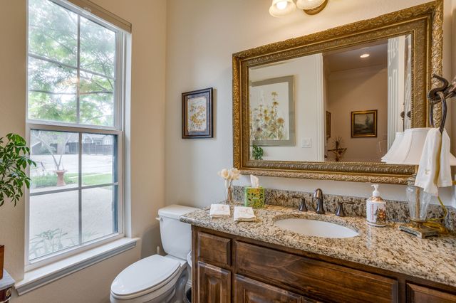 3318 W 5th Street, Fort Worth, TX 76107