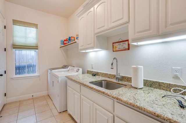 3318 W 5th Street, Fort Worth, TX 76107
