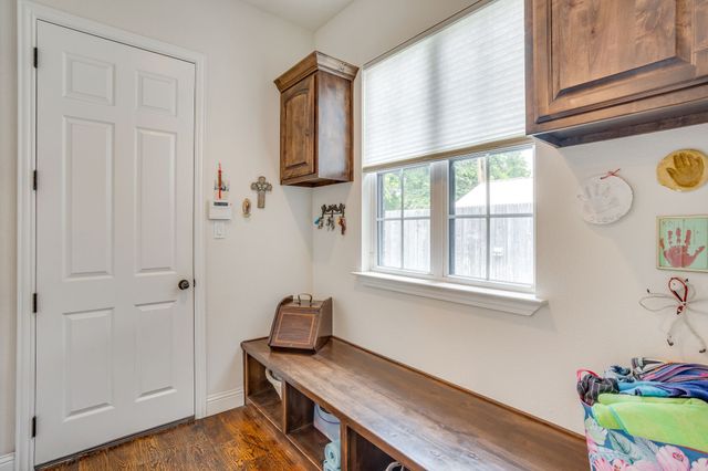 3318 W 5th Street, Fort Worth, TX 76107