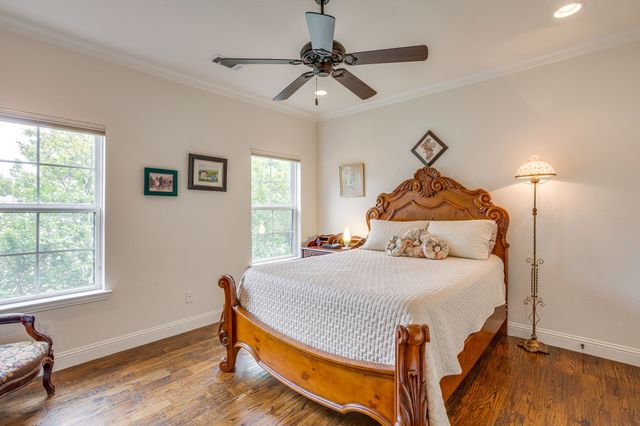 3318 W 5th Street, Fort Worth, TX 76107