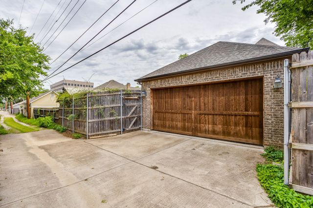 3318 W 5th Street, Fort Worth, TX 76107