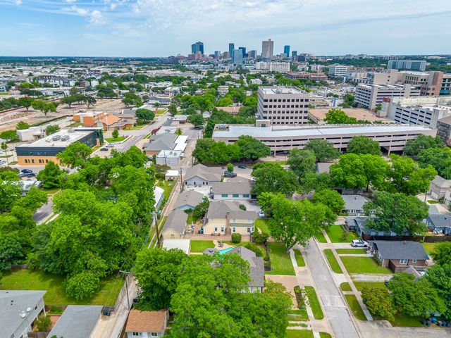 3318 W 5th Street, Fort Worth, TX 76107