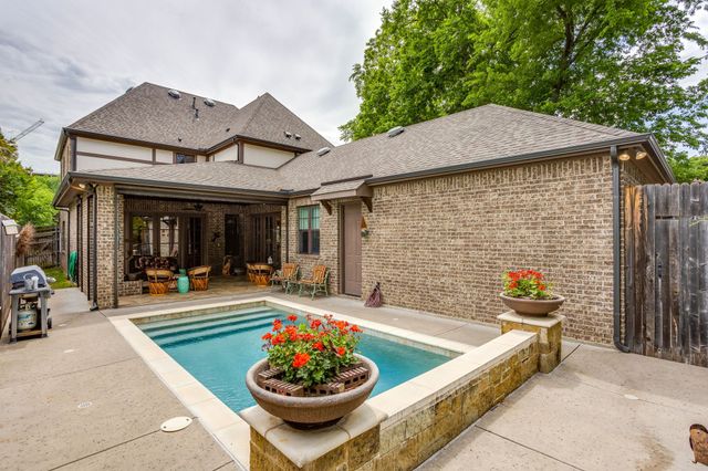 3318 W 5th Street, Fort Worth, TX 76107