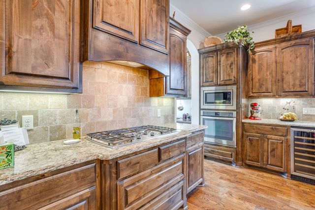 3318 W 5th Street, Fort Worth, TX 76107