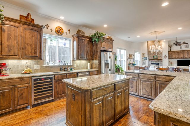 3318 W 5th Street, Fort Worth, TX 76107