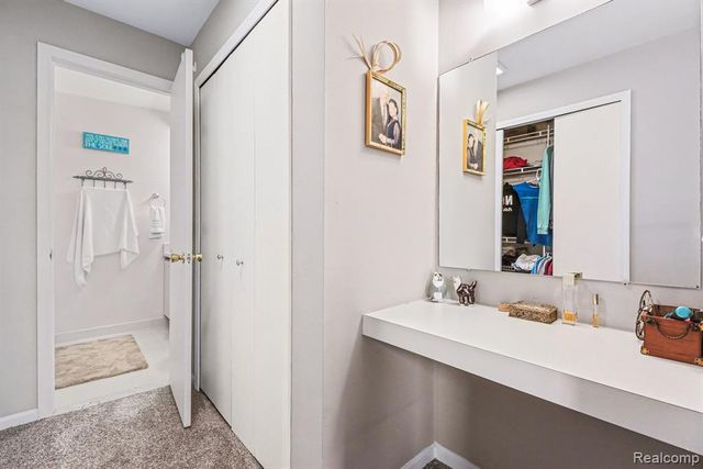 946 Country Club Drive, Saint Clair Shores, MI 48082