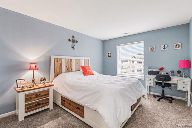 946 Country Club Drive, Saint Clair Shores, MI 48082