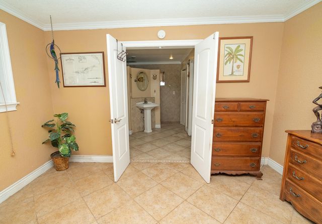 820 SW 18th Court, Fort Lauderdale, FL 33315