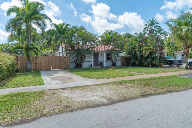 820 SW 18th Court, Fort Lauderdale, FL 33315