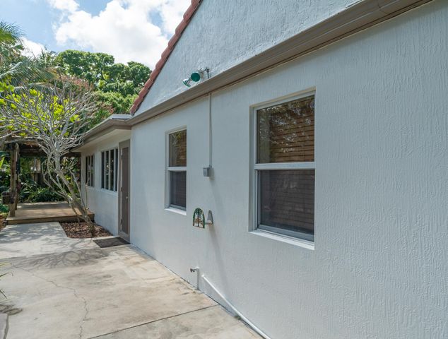 820 SW 18th Court, Fort Lauderdale, FL 33315