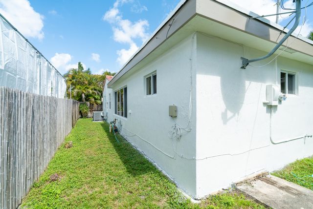 820 SW 18th Court, Fort Lauderdale, FL 33315